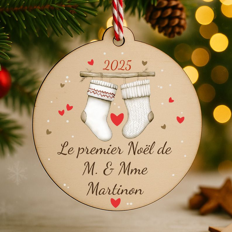 Suspension personnalisée en bois – Premier Noël de M. & Mme – Décoration sapin