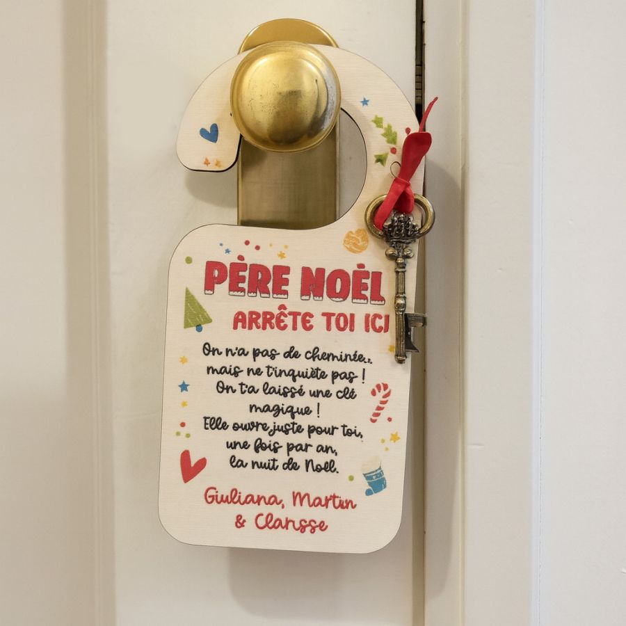 Pancarte de porte “Père Noël arrête-toi ici” personnalisée avec clé magique dorée