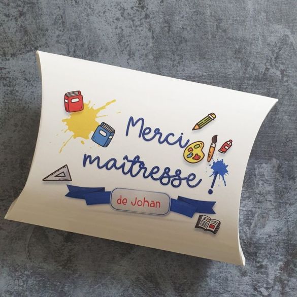 Boîte cadeau remplie pour maîtresse personnalisée