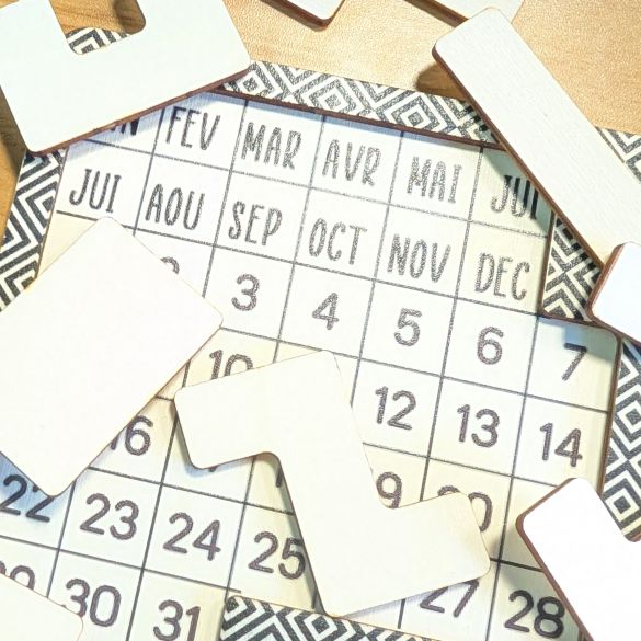 Casse tête calendrier perpetuel en bois