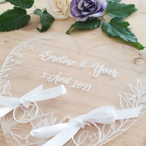 Plateau alliances mariage transparent ou en bois | Coeur personnalisé