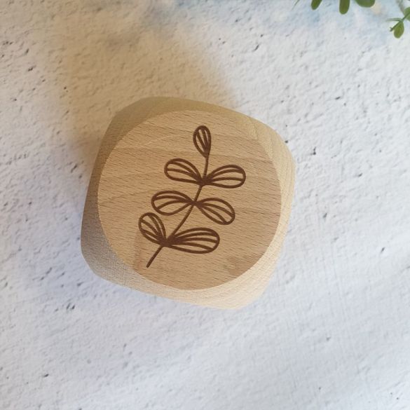 Gros cube / dé Baptême personnalisé en bois