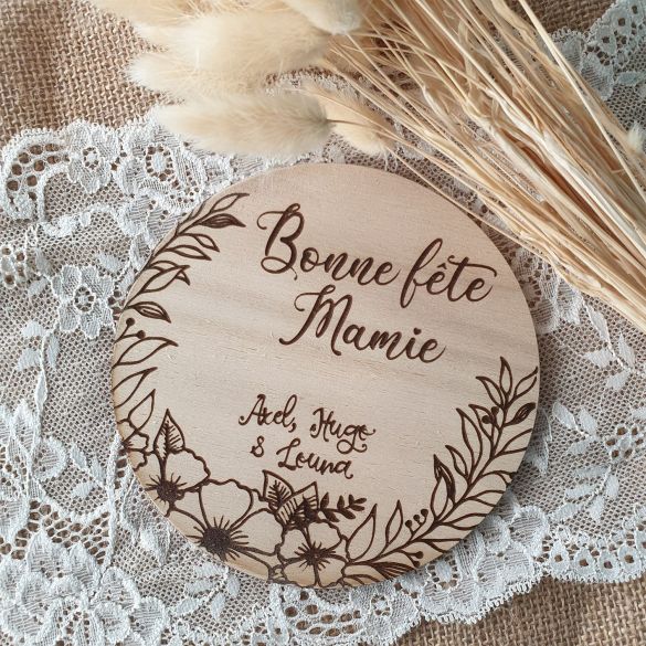 Plaque en bois bois gravée Bonne fête Mamie ! 