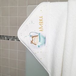 Cape de bain personnalisée en éponge | pour enfant | avec prénom | modèle Herisson dans son bain