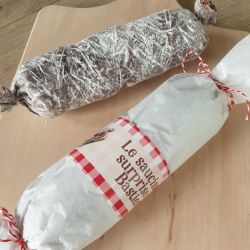 Saucisson trompe l'oeil en chocolat avec emballage personnalisé