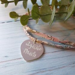 Bracelet cordon Liberty personnalisable avec médaillon coeur gravé en argent 925 | Idée Cadeau fête des mères