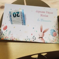 Carte de Pâques avec fente pour billet