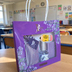 Sac cadeau lavande personnalisé | Cadeau maîtresse, nounou, ATSEM ou proche à remercier avec douceur